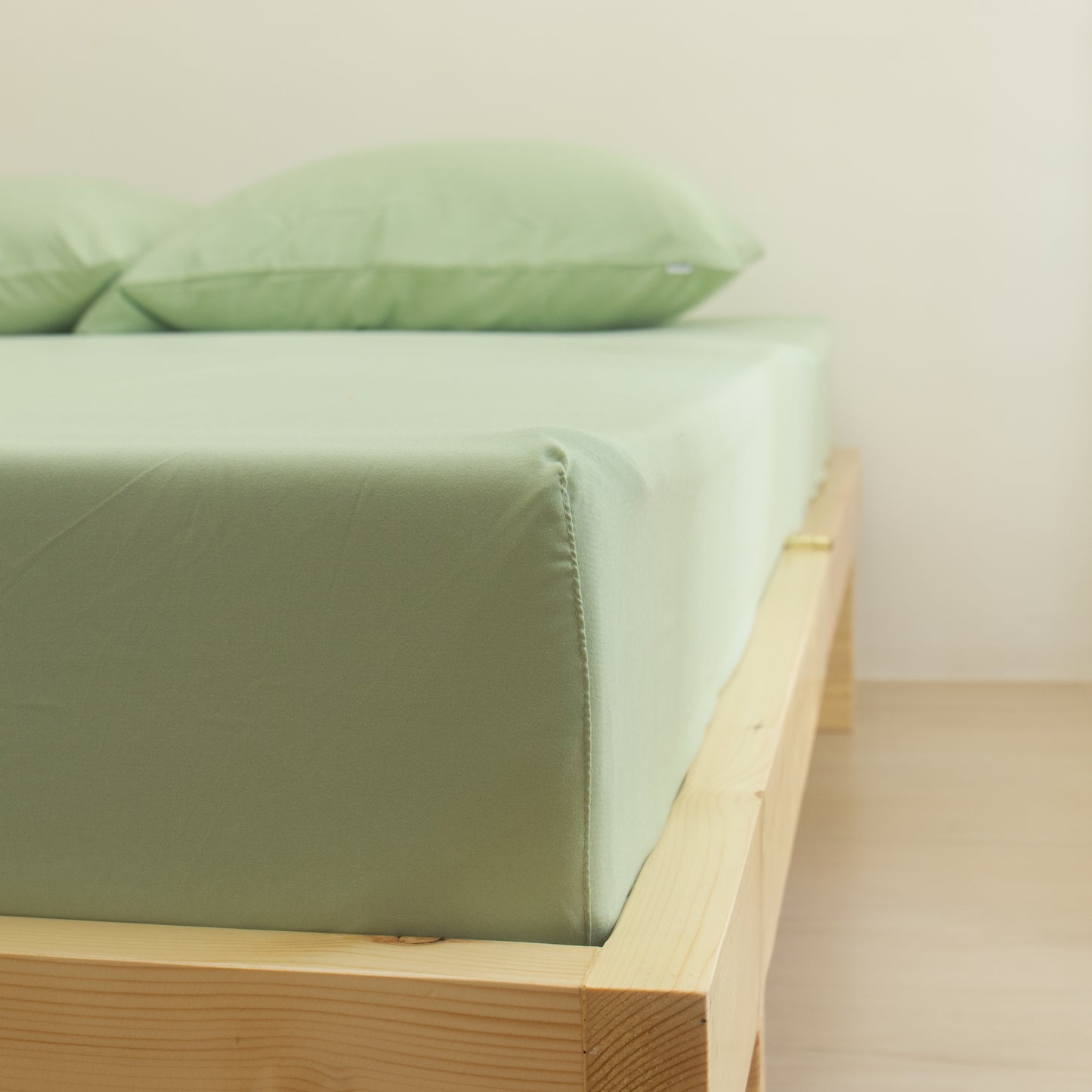 3-in-1 Bed Sheet Set 'Sage Green'